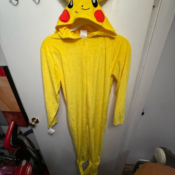 Yellow Pikachu Onesie costume - Picture 2 of 8